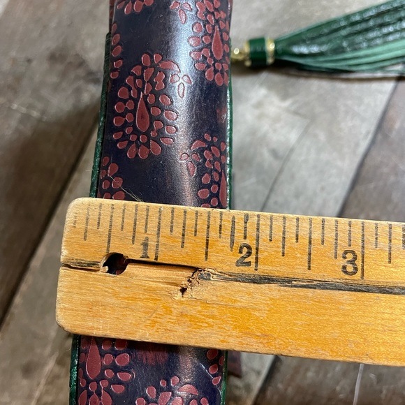 Holii Made In India Handmade Real Leather Clutch Wallet with Tassel - Picture 11 of 11